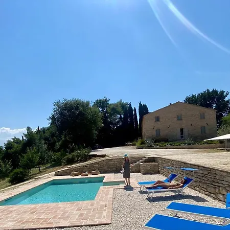 Al Teatro Di Tavignano בית נופש