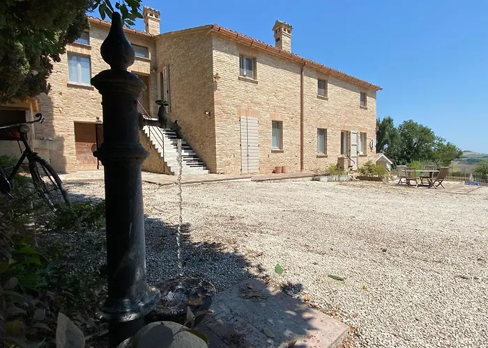 Al Teatro Di Tavignano Hébergement de vacances *